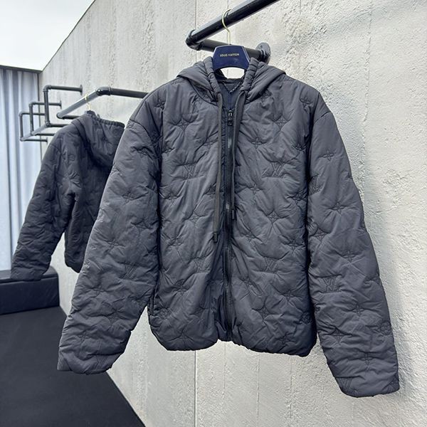 暖かい♪*ルイヴィトン*モノグラムキルテッドフーデッドブルゾン 1AFA72